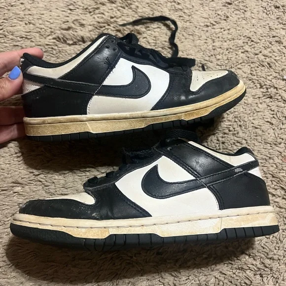 Nike Panda Dunks - Picture 5 of 6